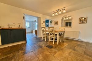 Kitchen/Breakfast Room- click for photo gallery